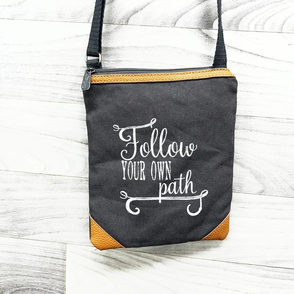 Thirty-One Explorer Crossbody Bag Womens Gray Canvas Follow Your Own Path Pocket